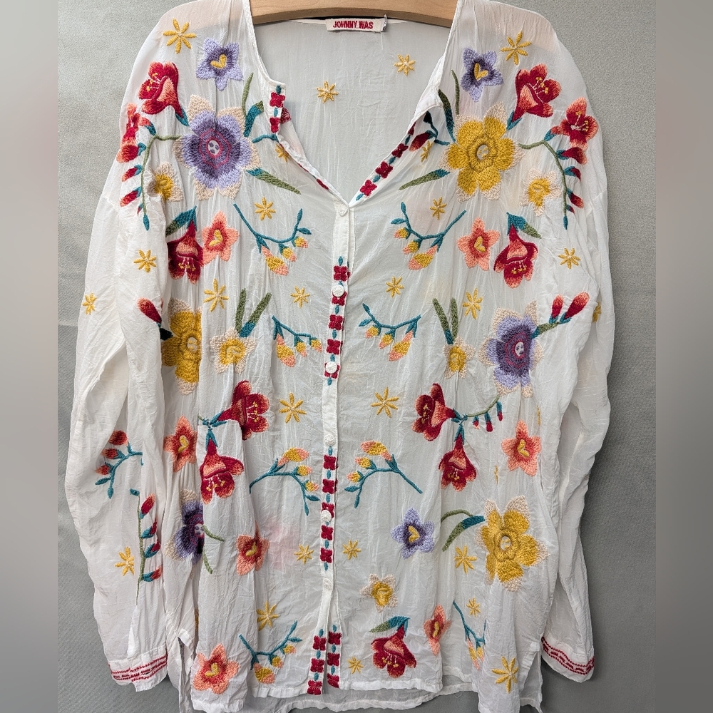 Johnny Was 🌼Texa Floral Embroidered Button Down Tunic Size M